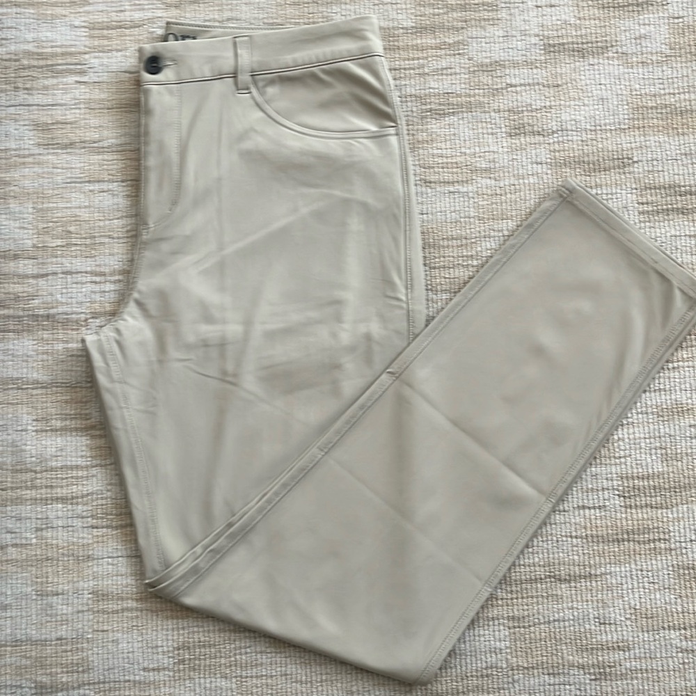 [Vuori] Meta Pants men’s size 34 (32 inseam) light Khaki